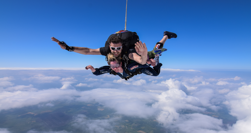 skydiving couple